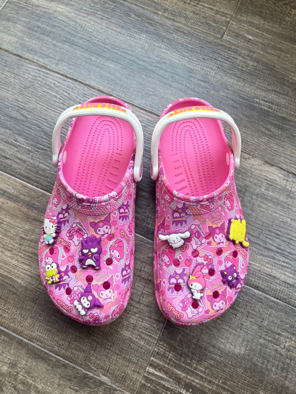 Brand new Crocs hello kitty Limited Edition pink 6 women’s - Picture 3 of 5